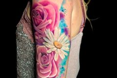 Tatuaggio floreale che copre tutto il braccio (Sleave Tattoo)